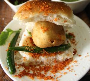 Vada pav  [1 pc]