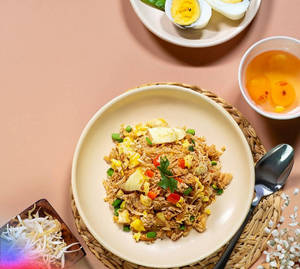 Khao Pad Sapparod Kai ( Thai Pineapple Egg Fried Rice )