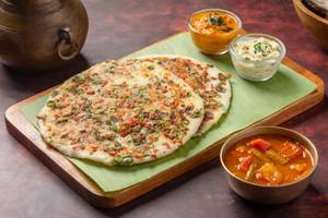 Vegetable Uttapam (2 Pcs)