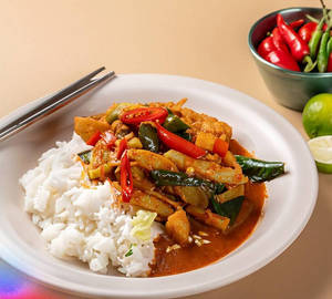 Pad Phed Veg ( Thai Red Curry Vegetable Stir-fry With Steamed Rice )