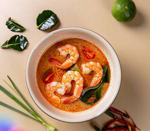 Tom Yum Nam Sai Kung ( Clear Thai Hot & Sour Prawn Soup )