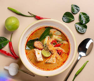 Tom Yum Veg ( Spicy & Tangy Thai Veg Soup )