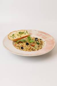Aglio E Olio Spaghetti