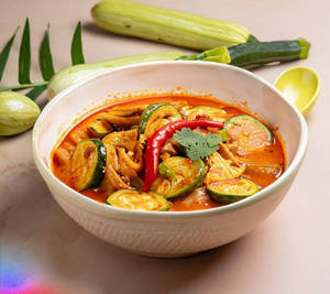 Gaeng Daeng Veg ( Thai Veg Red Curry )
