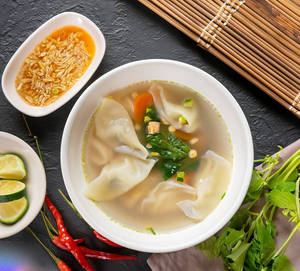 Kiew Nam Veg ( Thai Veg Wonton Soup )