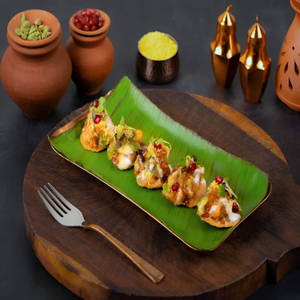 Purani Dilli Ki Papdi Chaat