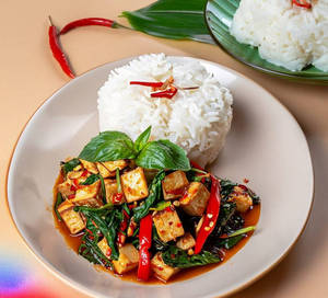Pad Ka Prao Veg ( Thai Basil Tofu Stir-fry With Steamed Rice )