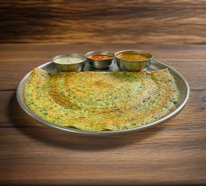 Palak Sada Dosa (Served With White Chutney, Laal Chutney And Sambhar)