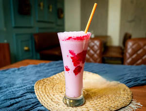 Strawberry Shake   