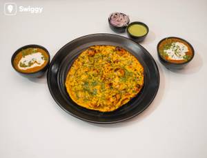 Missi roti thali with 2 veg