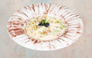 Classic Creamy Cheese Sauce Pasta