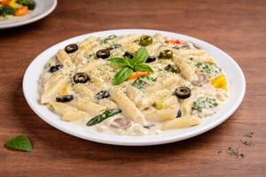 White Sauce Pasta (Veg)