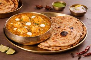 Combo Paneer Lababdar With Laccha Paratha