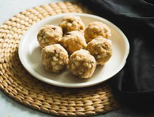 Gond Laddu [1Pc]  
