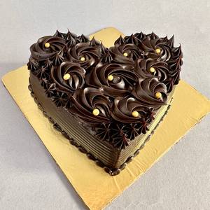 Heart shaped truffles cake [1 pound]