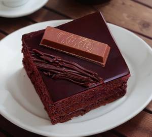 Kitkat Pastry ( 1 Slice )