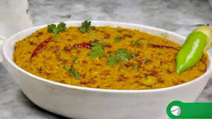 Butter Khichdi Hari Mirchi
