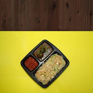 Veg Noodles With Chicken Manchurian
