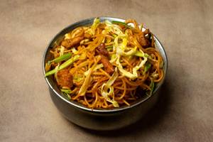 Schezwan Chicken Noodles [Full]