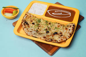 Combo Aloo-pyaz Kulcha With Dal Makhani