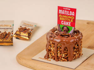 Almond Brittle Matilda Cake (344 Gms)