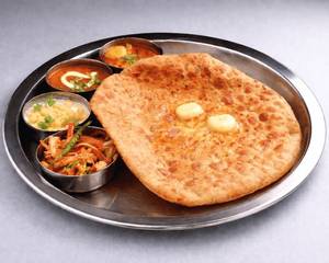 Gobhi Parantha Thali