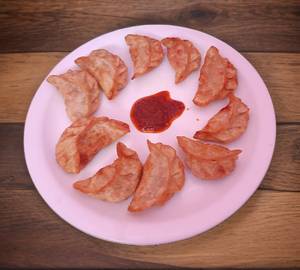 Veg fried momos