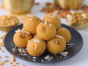 Chana Badam Laddu