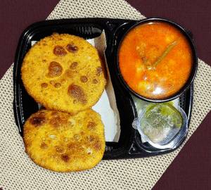 Aloo Kachori (2 Pec) With Aloo Sabzi