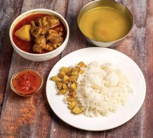 Steamed Rice With Dal & Chicken Kosha