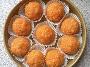 Plain Boondi Laddu