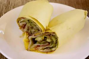 Single Egg Single Paneer Roll