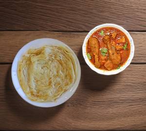 Malabar Chicken Curry [400 Gram] With 2 Parotta