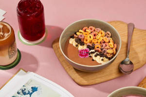 Chocolate, Banana & Dates Smoothie Bowl