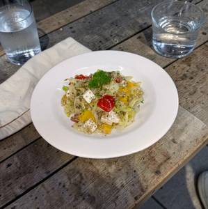 Quinoa, Cottage Cheese & Assorted Veg,Servicesgies Salad