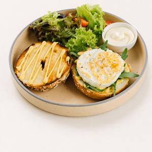 Fried Egg Bagel