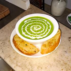 spinach & mushroom flavoured with thyme soup