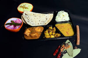 Veg Plain Thali With Kesariya Kheer