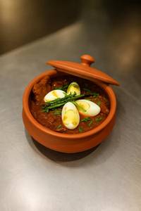 Chefs Special Matka Chicken
