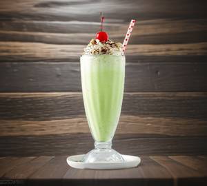 Pista shake with ice cream