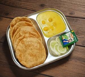 4 Plain Poori With Kadhi