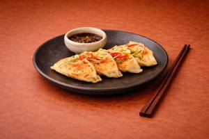 Chilli Oil Seafood Dumpling (4 pc)
