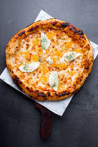 Quattro Formaggi Pizza