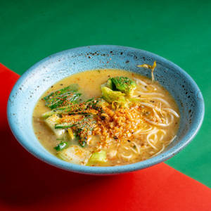 Burnt Garlic Ramen With Exotic Vegetable