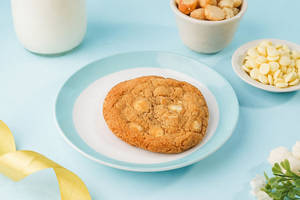 White Chocolate Macadamia Cookie