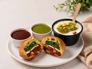 1 Tiranga Paneer Kofta + Dahi Vada (1 Pc)