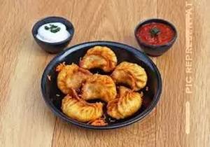 Chicken Momos (10 Pcs)