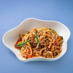 Stir-Fry Udon Noodle with Egg