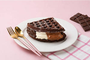 TRIPLE CHOCOLATE WAFFLE