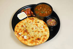 Paneer Bharwa Kulcha With Pindi Chana